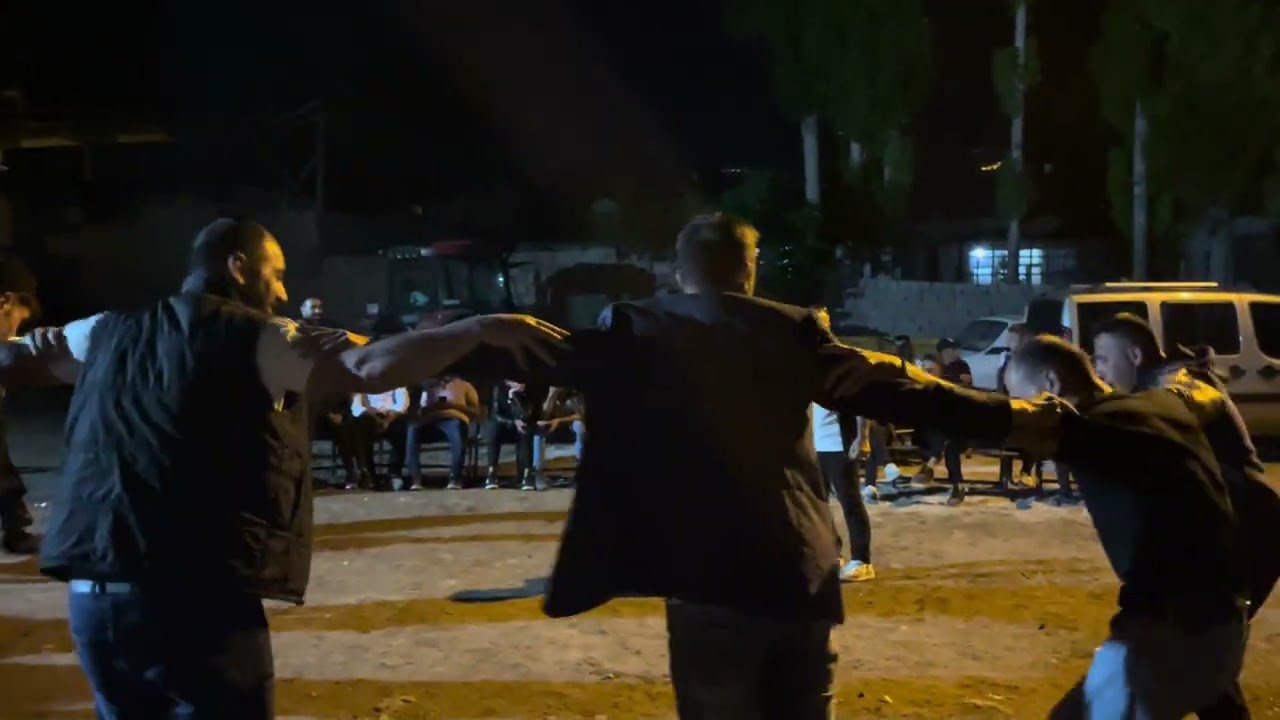 Erzurum pasinler demirdöven köyü (Ahmet •Topçu) Fırat bakkal ın çocuklarının sünnet düğünü .