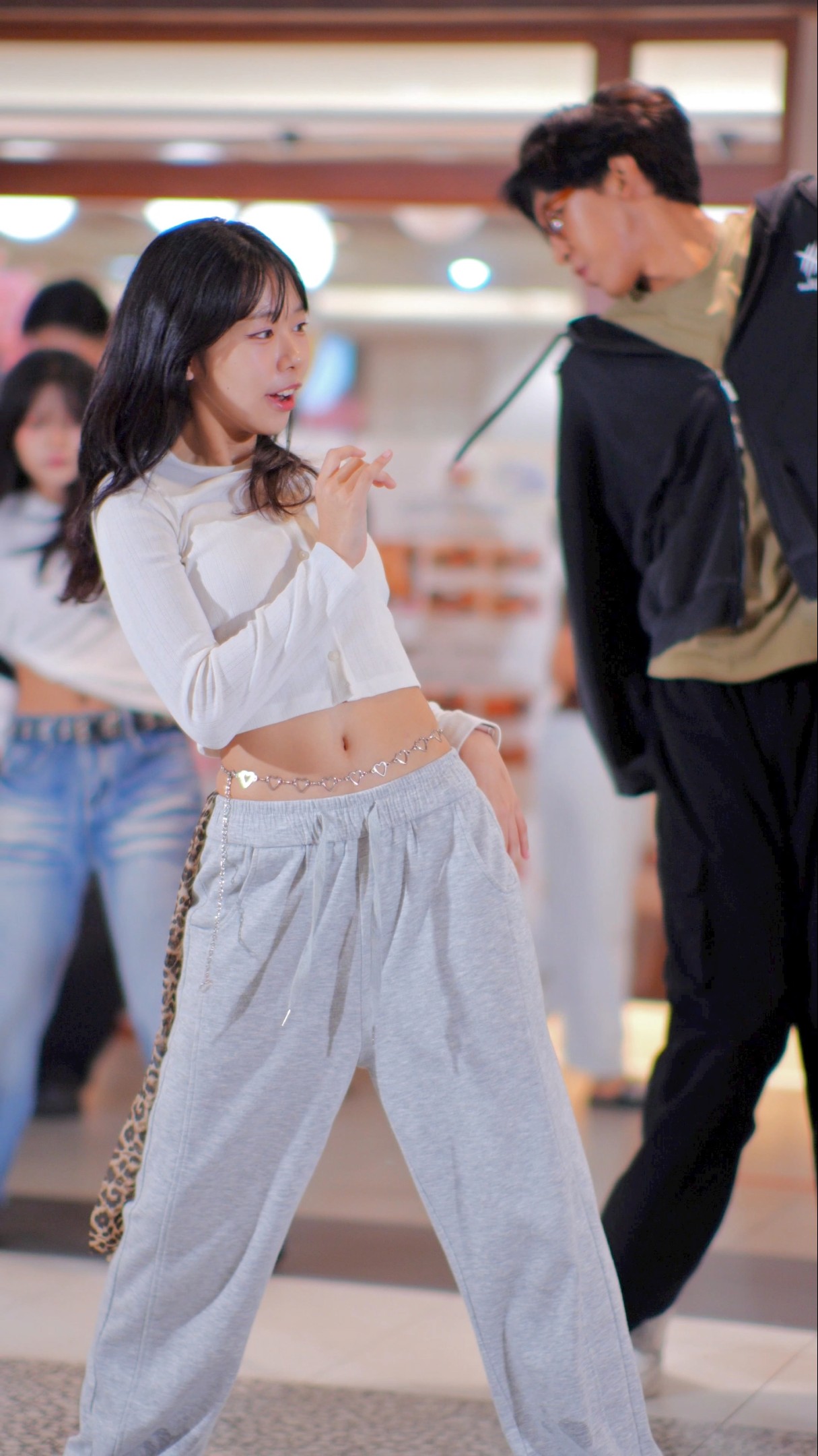 Ditto - NewJeans #cover #randomdance #DeliaRandomDance #MBKCENTER