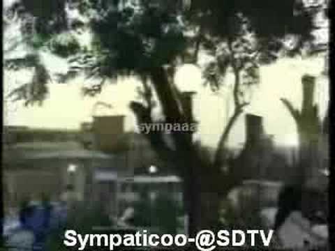 ليزا شاكر تغني في طفولتها مع اختها تريزا 2