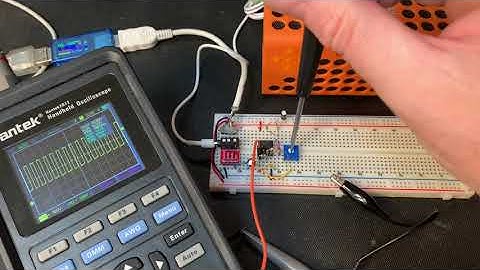 Single op amp oscillator