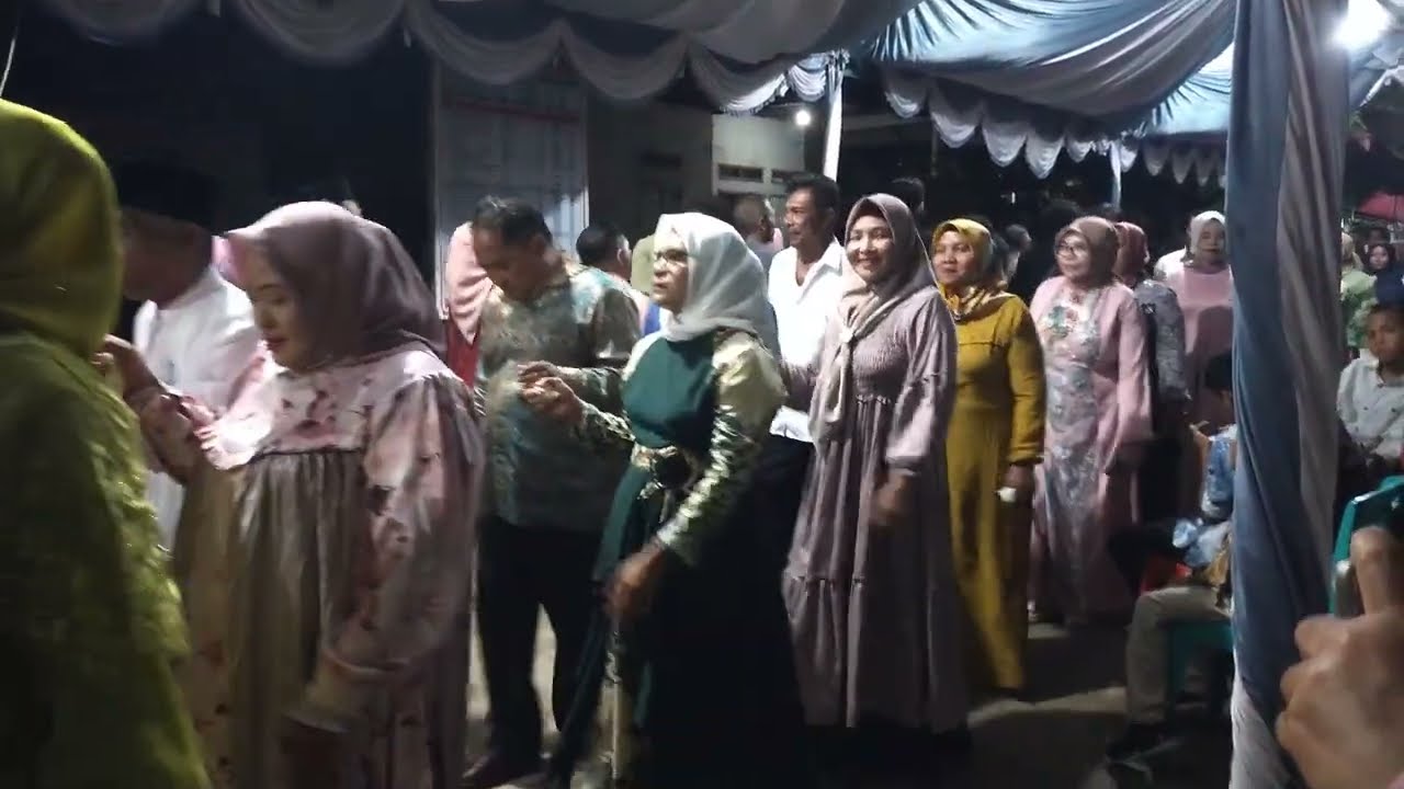 ACARA ADAT BARONGENG DESA BUSUA KEC KAYOA BARAT HALSEL PART 2