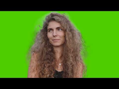 Девушка кривляется. Бесплатные футажи. Новые.