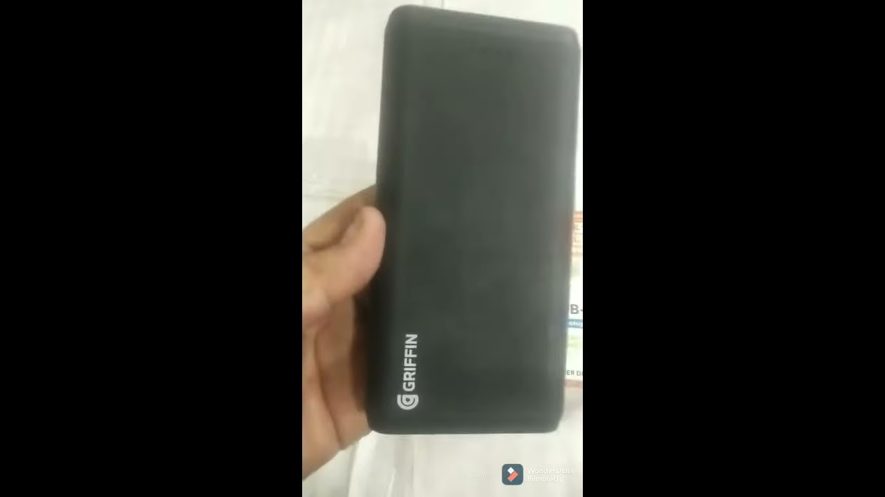 Griffin Reserve Power Bank USB C 15 600 MAh Shorts