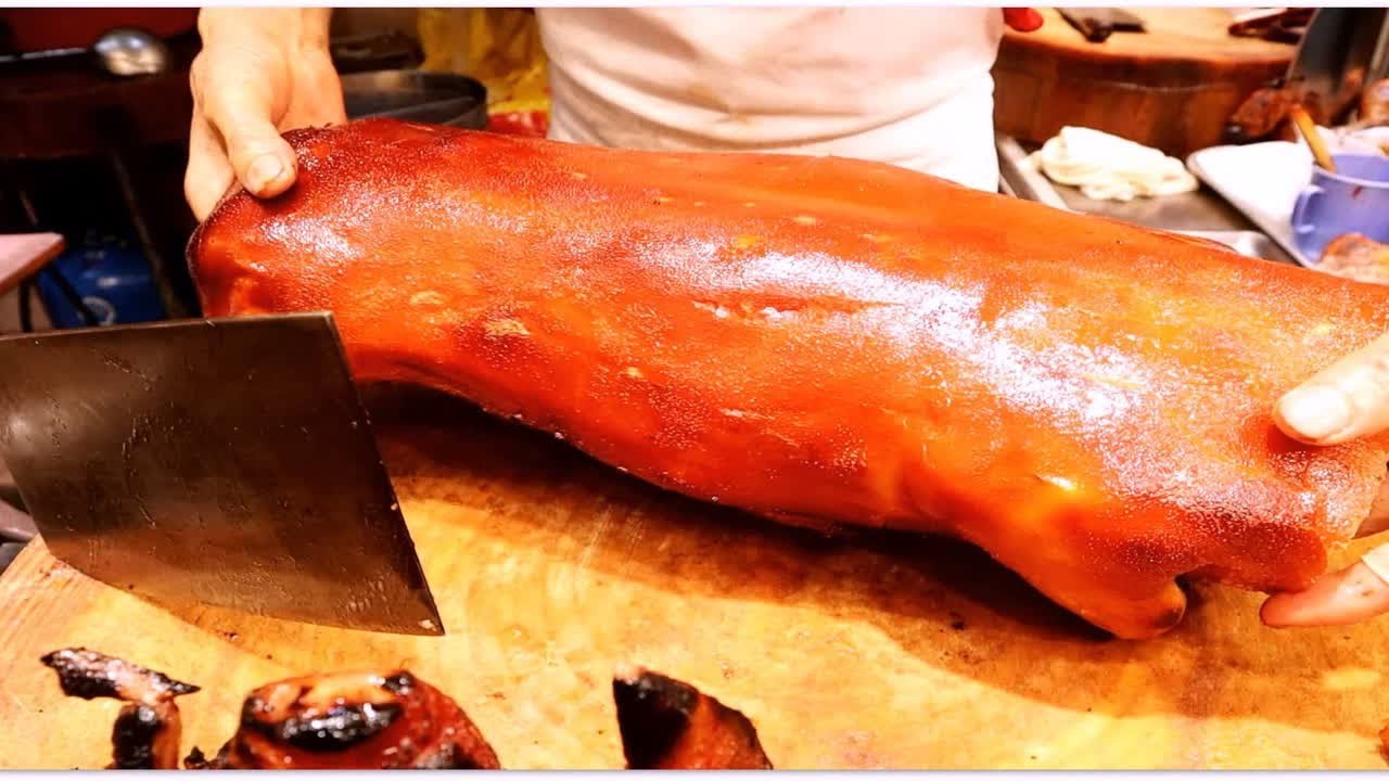 香港烧腊无得顶 最好吃 世界一流 烧乳猪烧腩骨烧肉烧鸭无得顶 新鲜出炉 辣手货 烧乳鸽皮脆肉嫩 爆汁好吃 半肥瘦叉烧 烧腊饭平靓正 香港美食 大龙凤烧味店深水埗