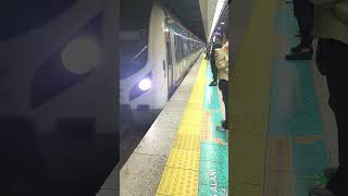 yenikapi mesai çıkışı #train #subwaytrain #metro #railway #travel #tram #ulasim #marmaray #traffic