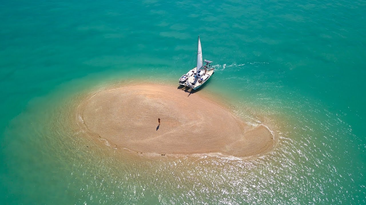 Parked up on our OWN Private Island & Exploring Australia’s Largest Inshore Reef! Sailing Tangaroa