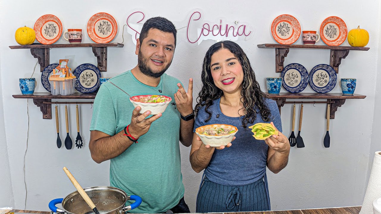 Me trajo mi Pozole Favorito y yo lo recibí con una Sorpresa