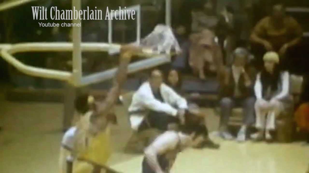 How did Wilt Chamberlain's wingspan set him apart from other NBA players of  his time?