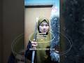 Kemoceng panjang stick nya menjangkau area sulit diatas plafon chek link di bio ku yaa