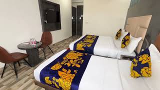 Deluxe, premium double and family rooms at Mahipalpur near Delhi airport., Hotel Smart Plaza