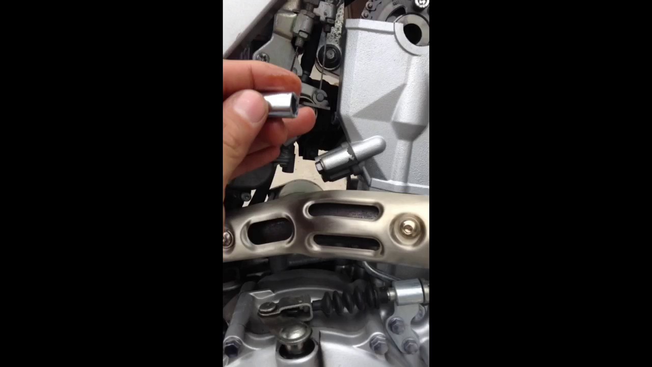 How to do a valve clearance check and adjustment on a 2014 KLX250s ...