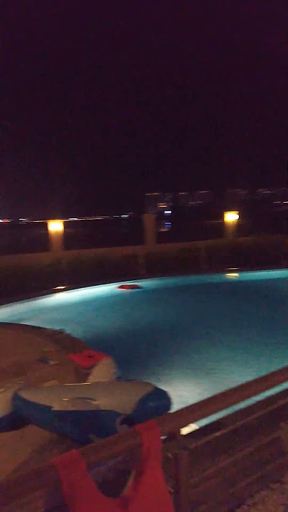 villa pantai Ras Alkhemah di malam hari bersama teman Plpn dan indo