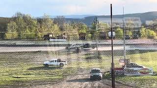 Tough luck for Montgomery Tremont in DIRTcar 358 heat race #1.