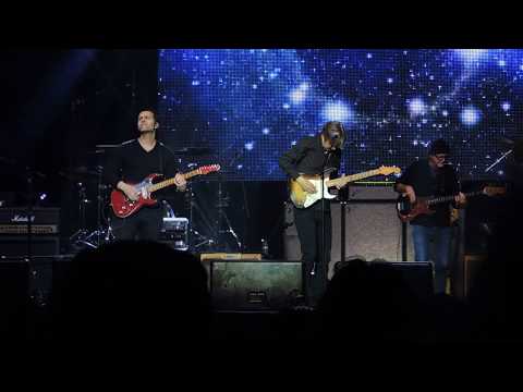 Eric Johnson & Dweezil Zappa  "Love or Confusion"