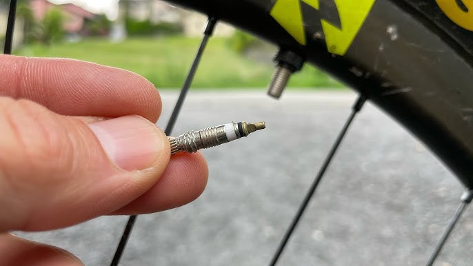 HOW TO CLEAN THE TUBELESS MTB WHEEL FROM THE SEALANT LIQUID 