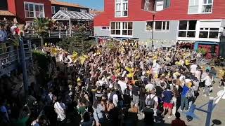 Finale Stade Rochelais-Leinster : le public jaune et noir explose au premier essai des Maritimes.