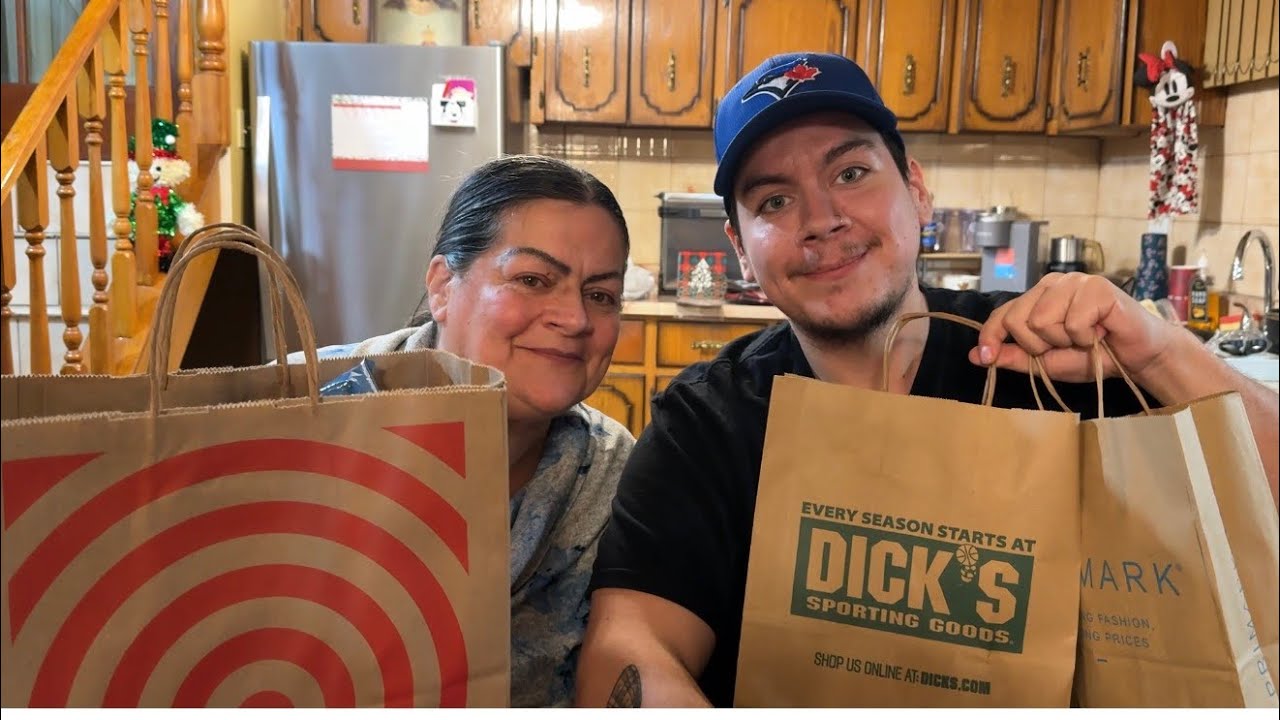 Моя мама делает ASMR-шопинг в США