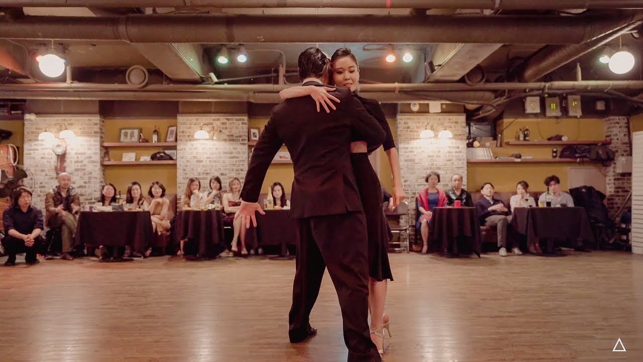 Solange(솔랑헤) & London Hong(런던홍) - Don Agustin Bardi - @AbrazoTV