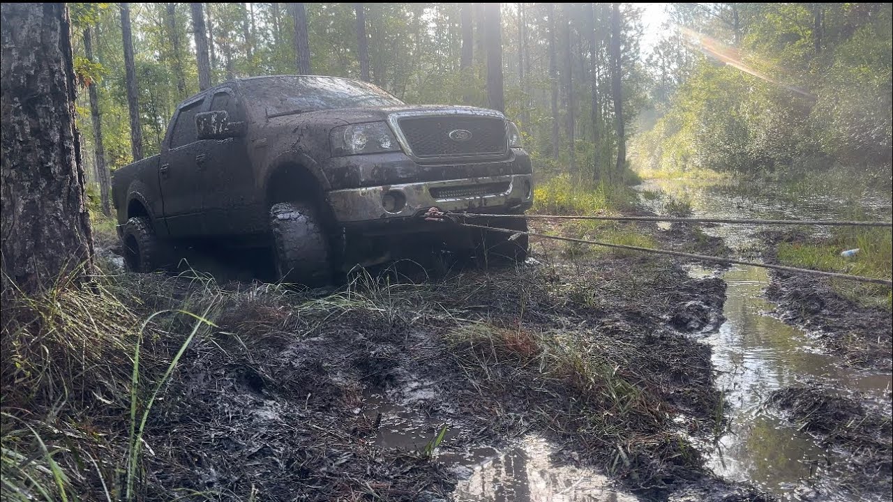 Hunter Stranded in the woods - YouTube