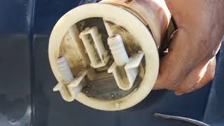 How install Walbro 255 lph fuel pump in Citroen saxo vts nfu engine. Αναβάθμιση αντλίας βενζίνης.