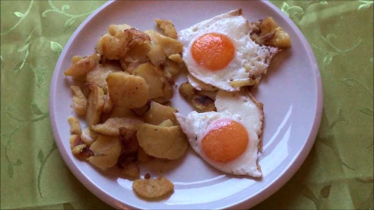 Mittagessen Spiegeleier mit Bratkartoffeln Brägele DIY - YouTube