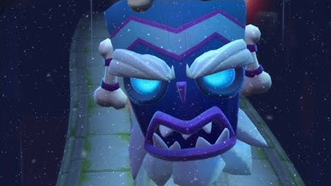 Crash On the Run boss battle - Frosty Uka-Uka