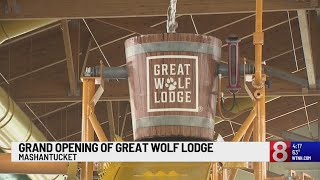 Gov Lamont Mindy Kaling attend Great Wolf Lodge grand opening at Foxwoods