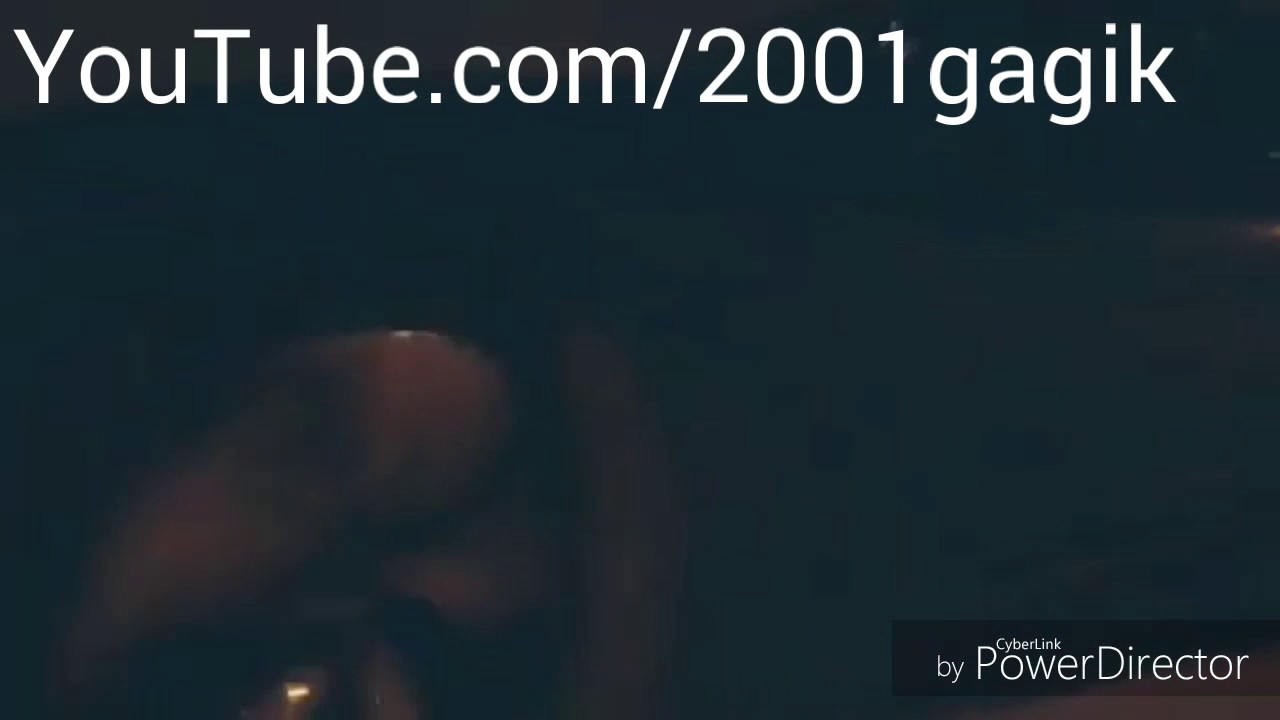 BMW i8 Snow Drifting