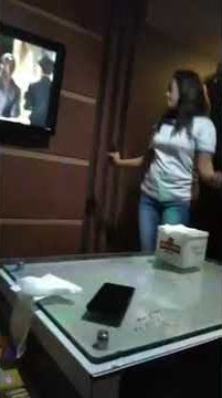 Story WA di ROOM KARAOKE || Goyang klejit-klejit #Shorts