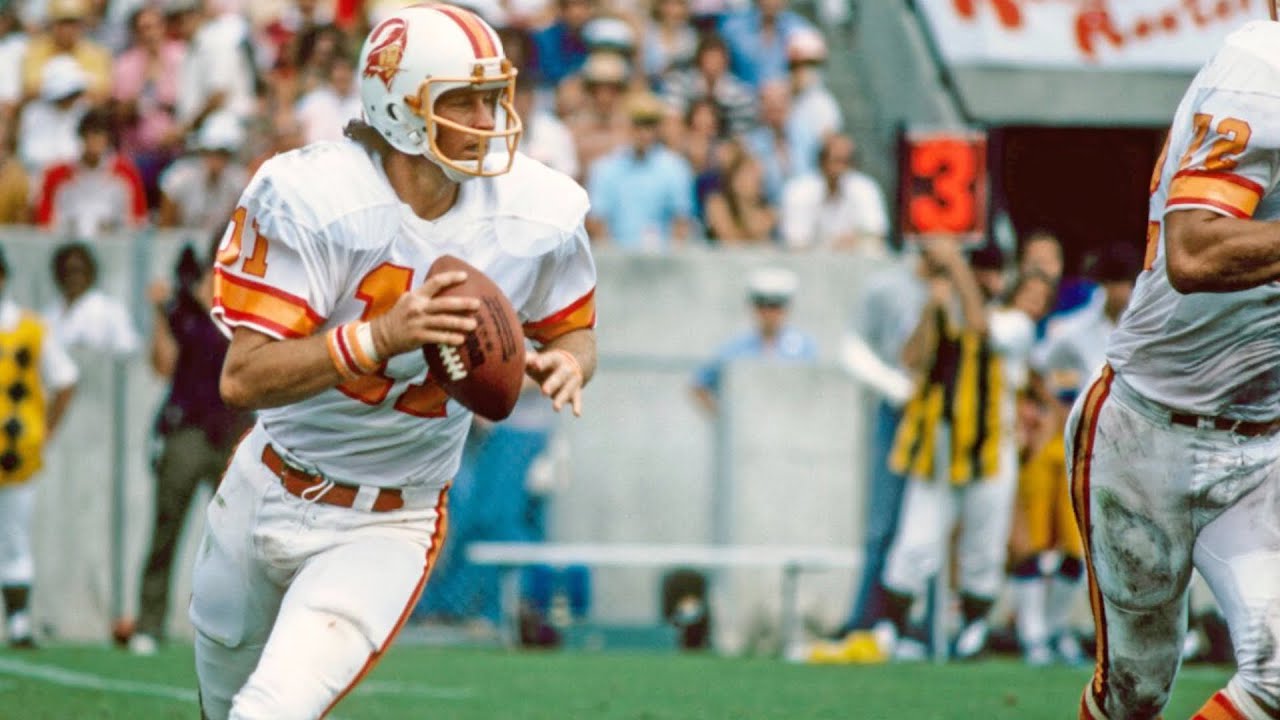 Hey, Hey, Hey, We’re The Buccaneers! (1977 Tampa Bay Buccaneers Fight Song) - YouTube