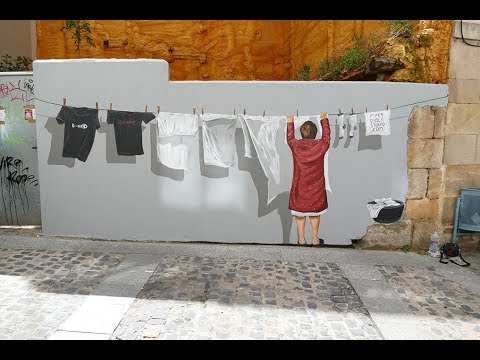 Ropa tendida en el Casco Viejo - YouTube