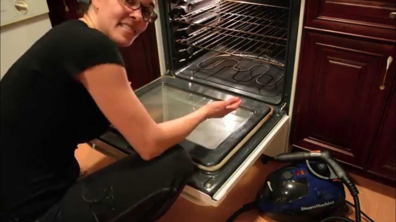 I Cleaned My Oven with Steamed Water and Vinegar — Here's How It