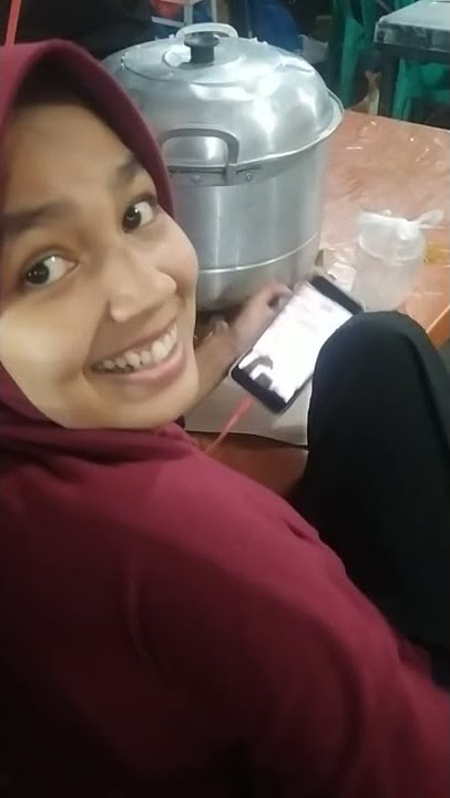 video lucu cewek lagi vc sama pacarnya.