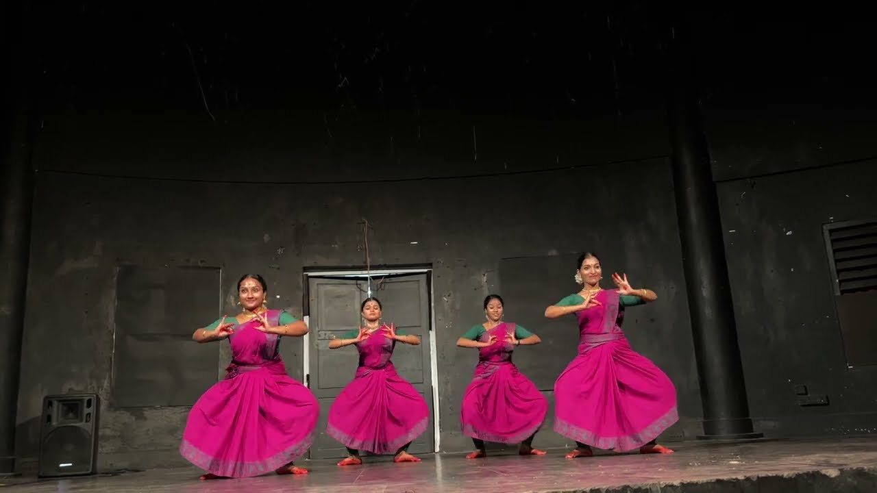 Varika Varika Sakhi   mohiniyattam  live  kalamandalam  padham  Anandhabairavi  classicaldance