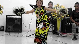Tarian Tunggal Putri Dayak Kenyah Umaq Lasan