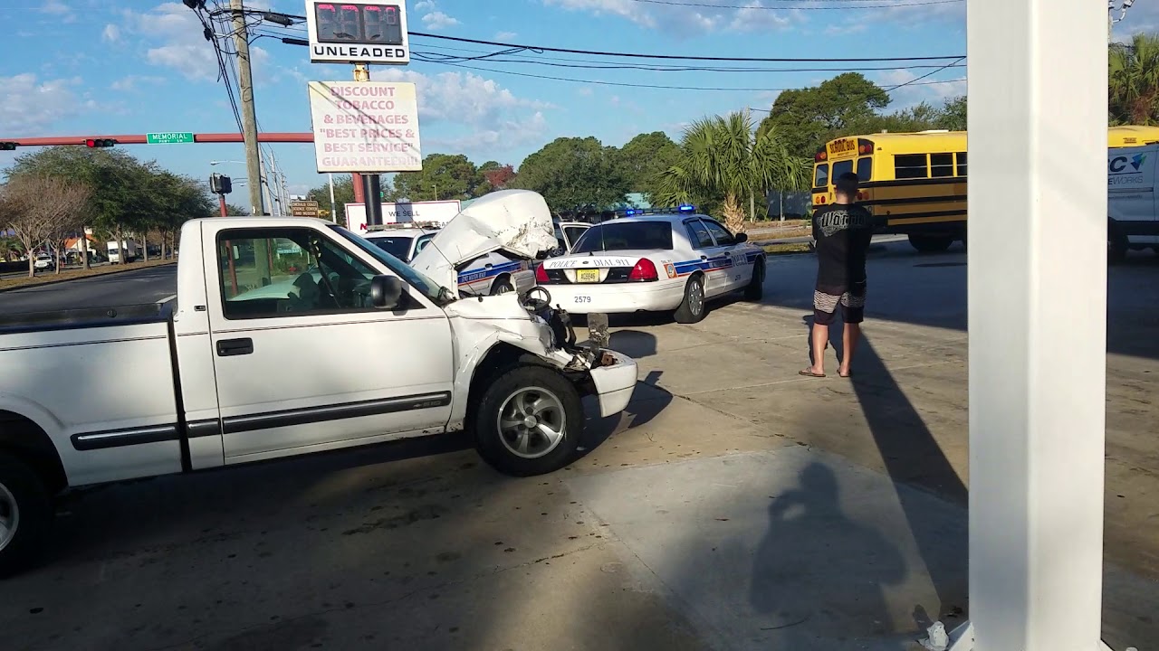 newspaper School bus crash on Hwy 98 and Memorial Parkway