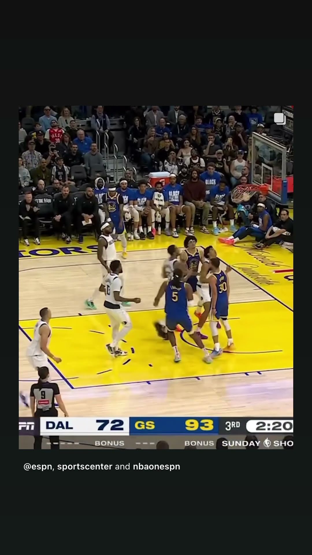 Banks in the floater #hoodnews #stephencurry #warriors #nba #trending #viralvideo #how #wow #layup