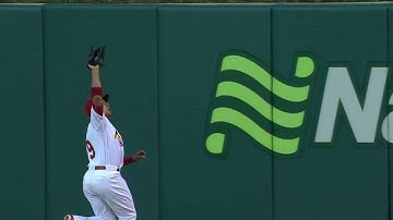 PHI@STL: Jay makes running grab at the track in 1st