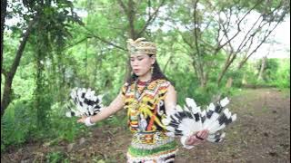 Tari Gong Dayak Kenyah