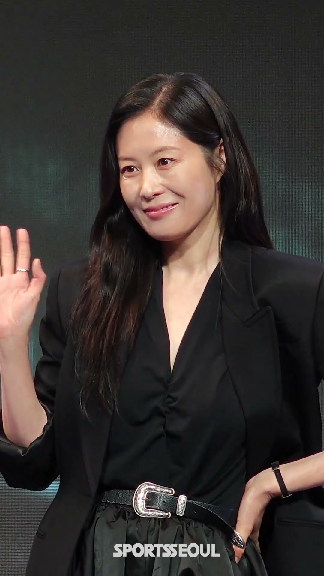 문소리, 명품 각선미 살아있네 #지옥2