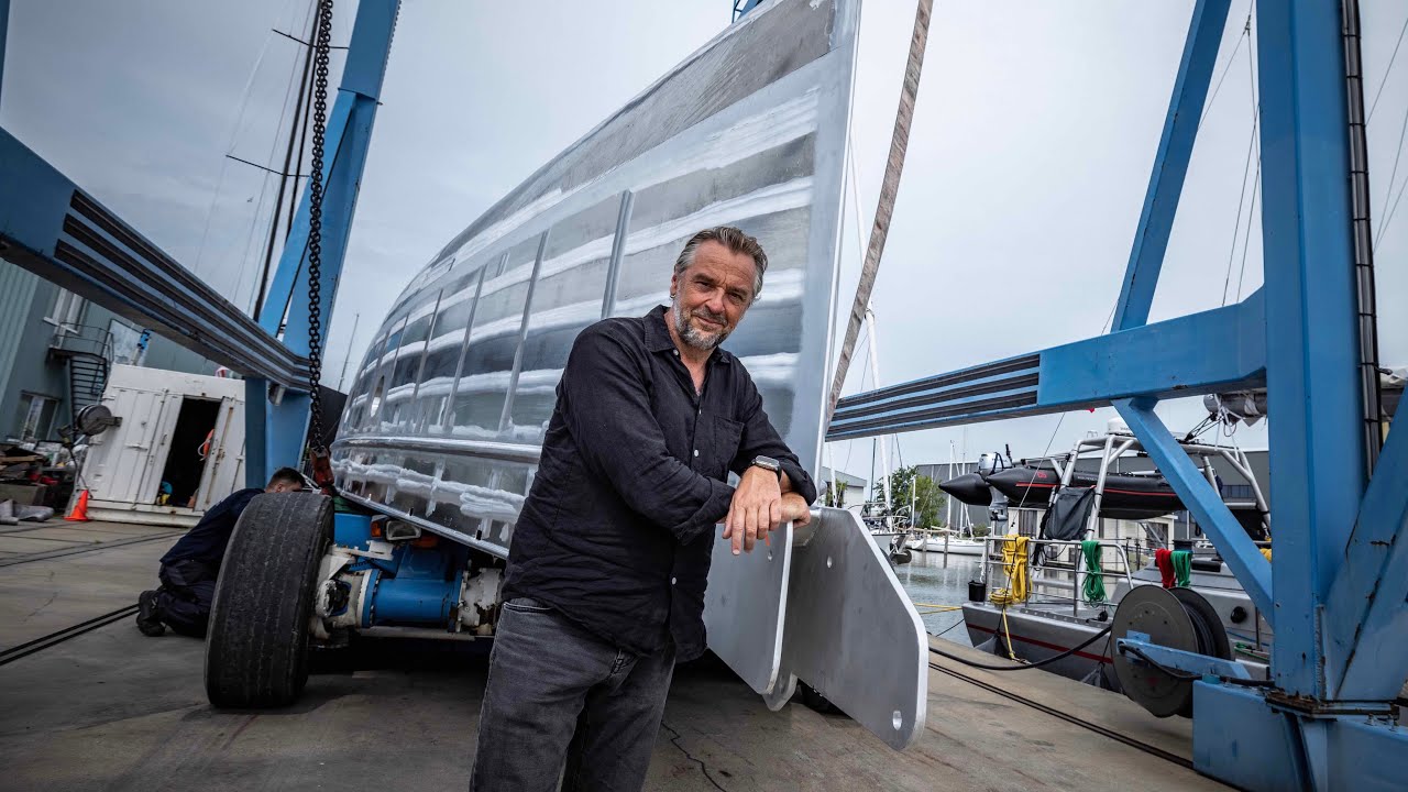 ⁣Turning the aluminium hull of Tom Waes' Bestevaer 53 'Tethys'