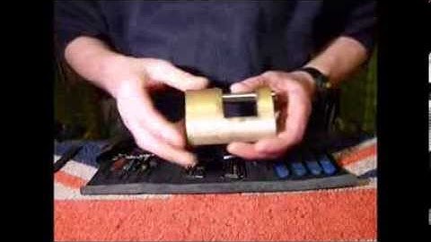Single Pin Picking An ABUS 82/90 Bayonet Shutter Padlock www.uklocksport.co.uk