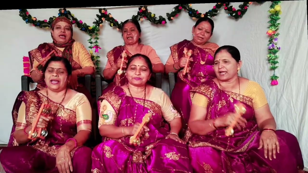 હોલિકા બોલાવી પ્રહલાદને તેના ખોળામાં બેસાડો હોળીકા બળી રાખ થાય પ્રહલાદ બચી જાય