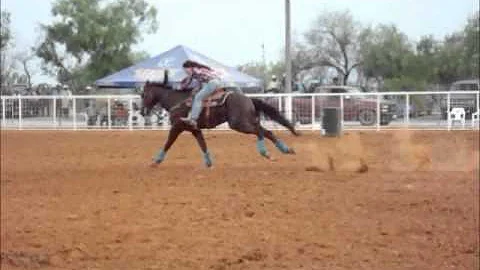 Sarah Chapa & Chocolate!!! barrel racing