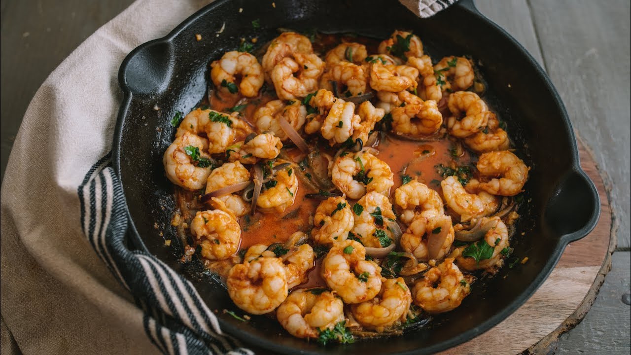 Camarones al Mojo de Ajo (Mexican-Style Garlic Shrimp) - YouTube
