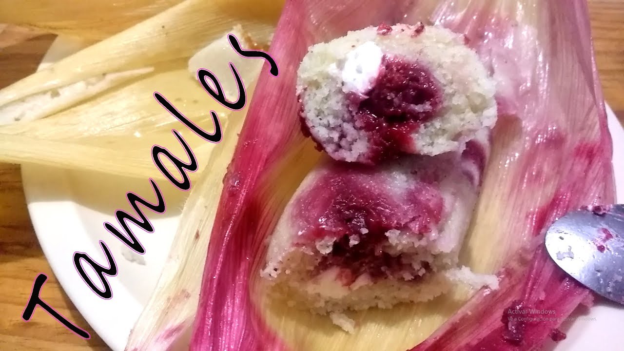 Tamales de queso con zarzamora, cajeta con nuez y champiñones con elote