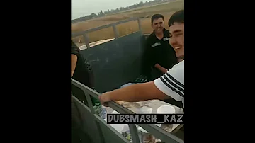 Оскорбляют казахов на границе Кыргызстана-Казахстана.