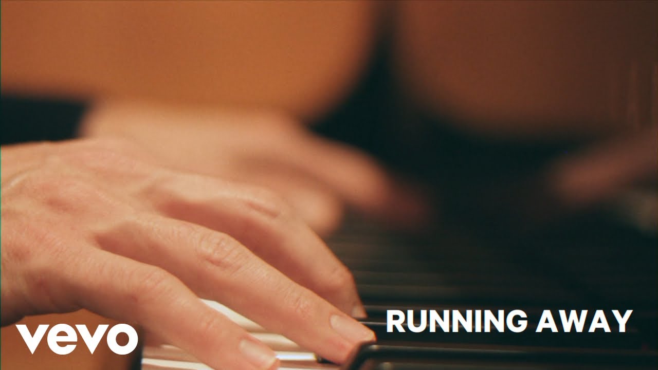 Joey Dosik - Running Away (Official Video) Joey Dosik - Running Away (Official Video)