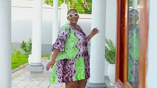 Uhuru Bright Flowing Luxurious African Short Dress Made of Soft Cotton screenshot 3