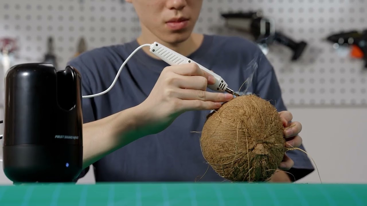 DIYやプラモデル制作に】4万回/秒の超音波振動で素早くなめらかカット 